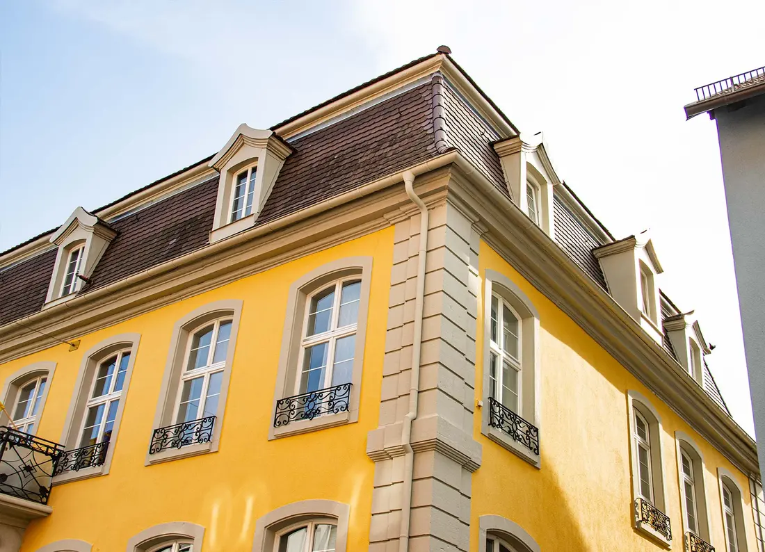 Detail der sanierten Fassade am Stadtschloss